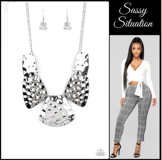 Necklace - "HAUTE Plates"